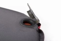 Exped SIM Comfort 7.5 LW Zelfopblazende Slaapmat -Outwell Winkel 1267 1900 6184 sim comfort valve open 5472x3648