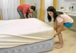 Intex Supreme Air Flow Luchtbed - Eenpersoons - Ingebouwde Elektrische Pomp -Outwell Winkel 1320 1900 64488 inuse1 2020 300