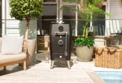 Everdure 4K Houtskool Barbecue Met Beschermhoes - Mat Zwart 11 Everdure 4K Houtskool Barbecue Met Beschermhoes - Mat Zwart -Outwell Winkel 9312646033740 6 copy