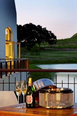 Cobb Premier Houtskoolbarbecue - Grijs -Outwell Winkel cobb premier 4